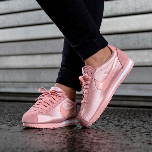 Nike Shoes - Nike Classic Cortez Nylon Coral W AUTHENTIC